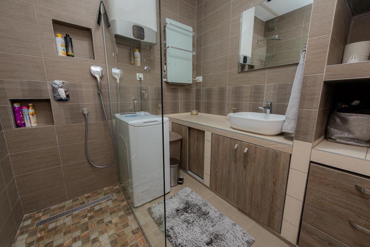Sea Front 171 Apartment Котор Екстериор снимка