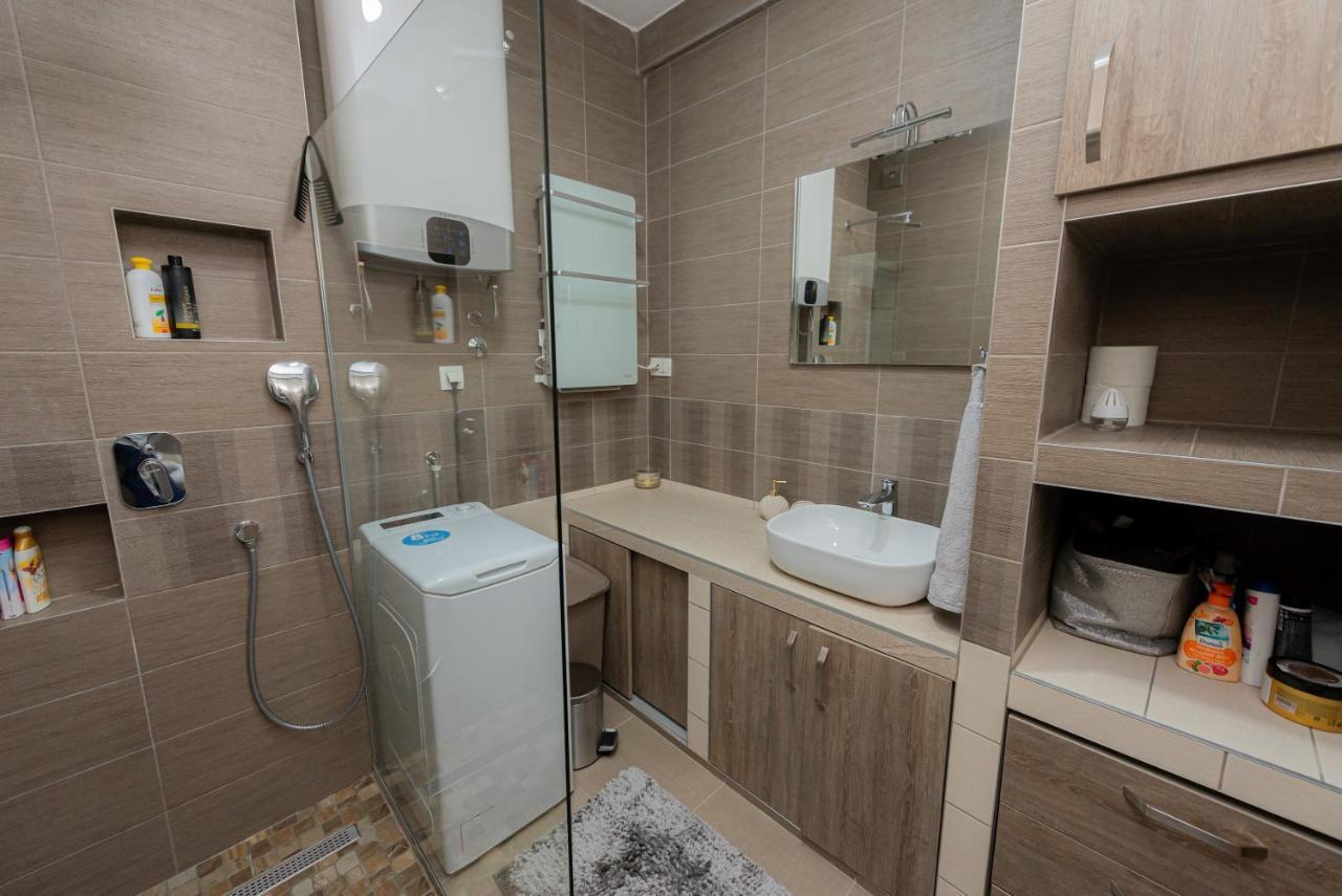 Sea Front 171 Apartment Котор Екстериор снимка