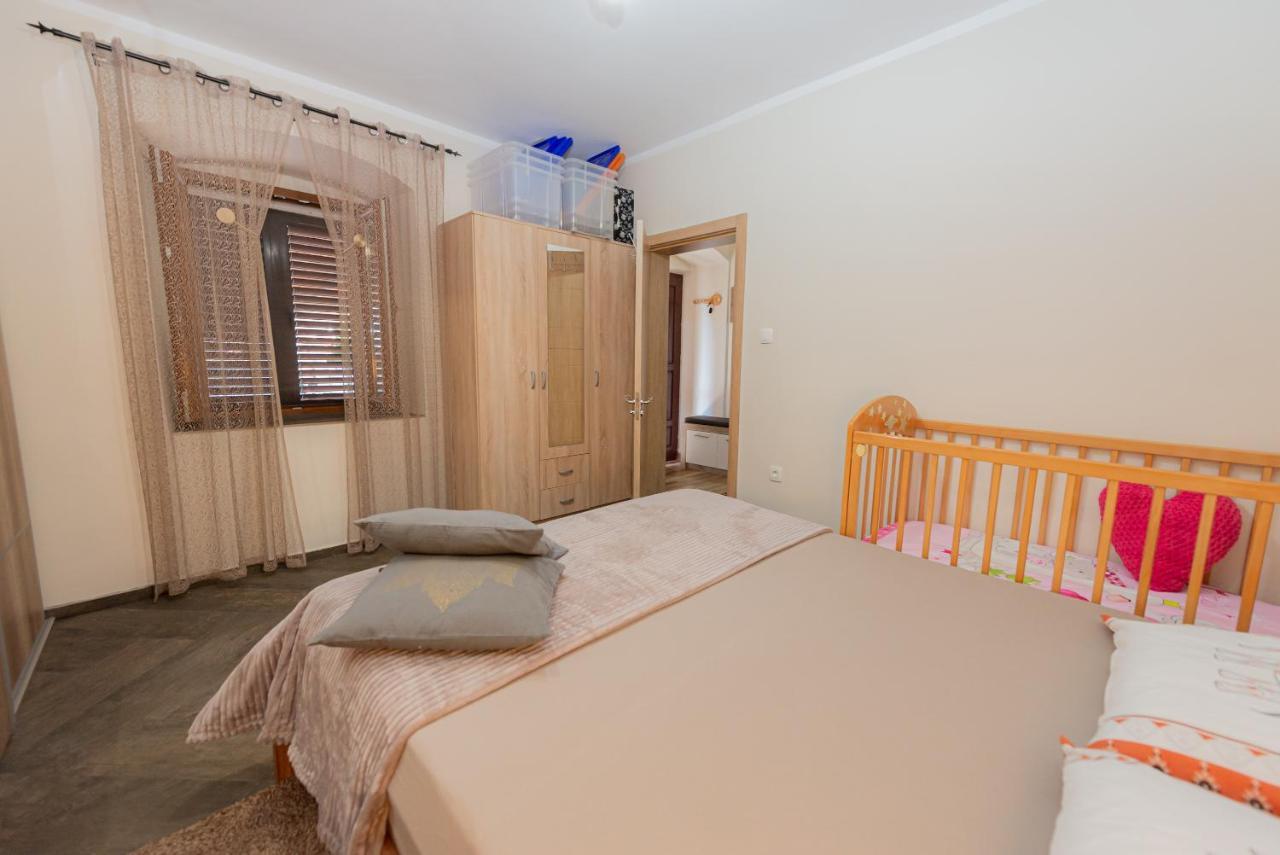 Sea Front 171 Apartment Котор Екстериор снимка