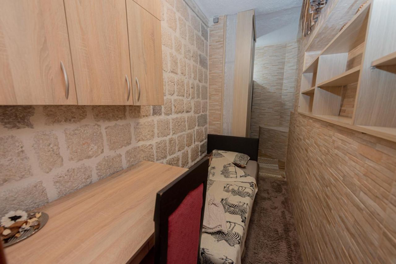 Sea Front 171 Apartment Котор Екстериор снимка