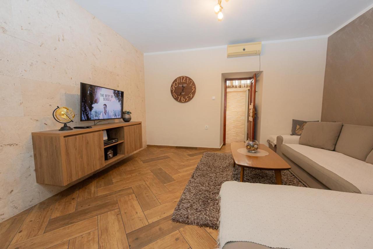 Sea Front 171 Apartment Котор Екстериор снимка