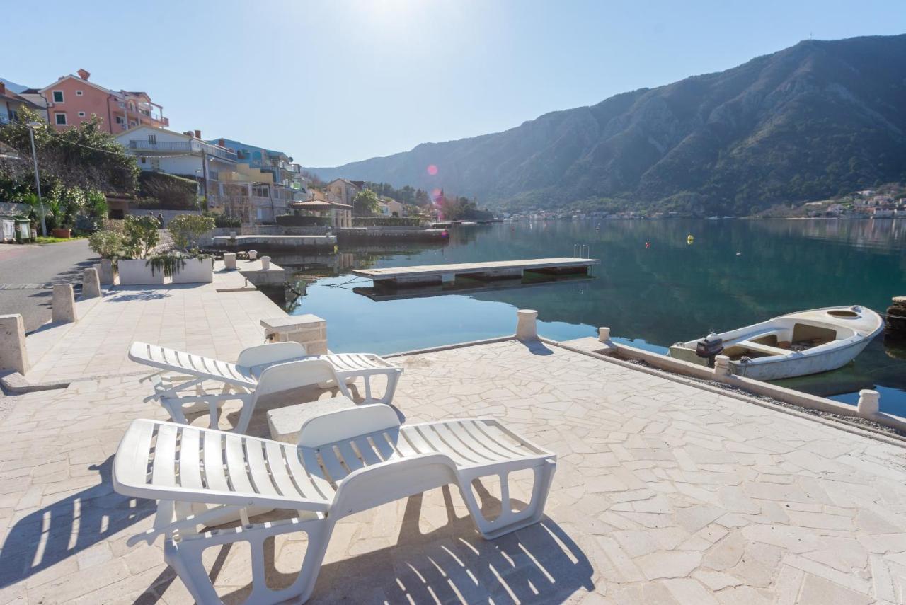 Sea Front 171 Apartment Котор Екстериор снимка