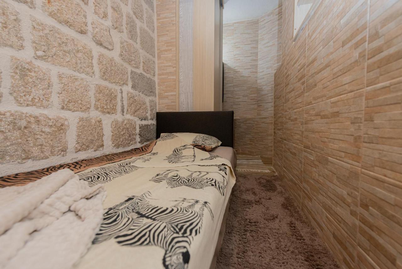 Sea Front 171 Apartment Котор Екстериор снимка