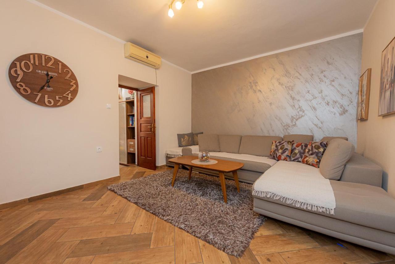 Sea Front 171 Apartment Котор Екстериор снимка