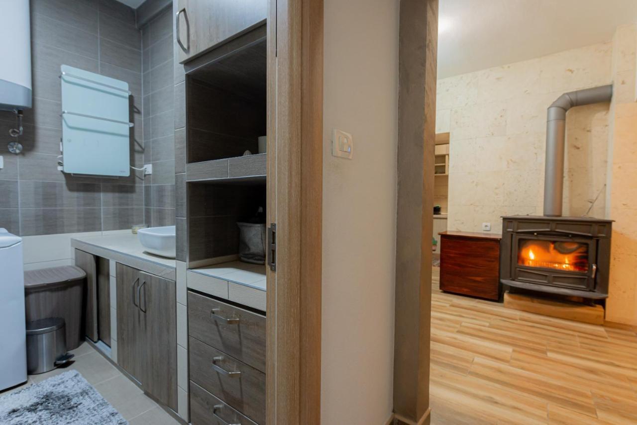 Sea Front 171 Apartment Котор Екстериор снимка